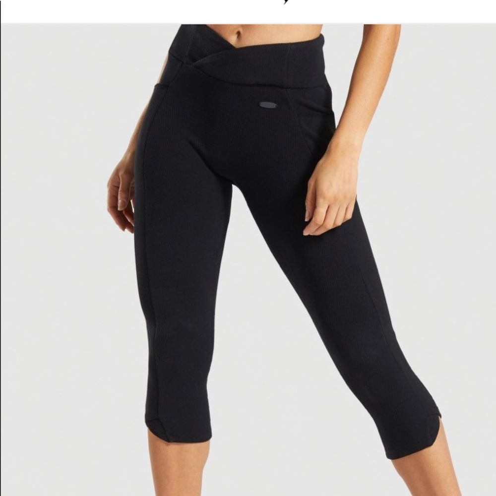 Gymshark Poised crop leggings